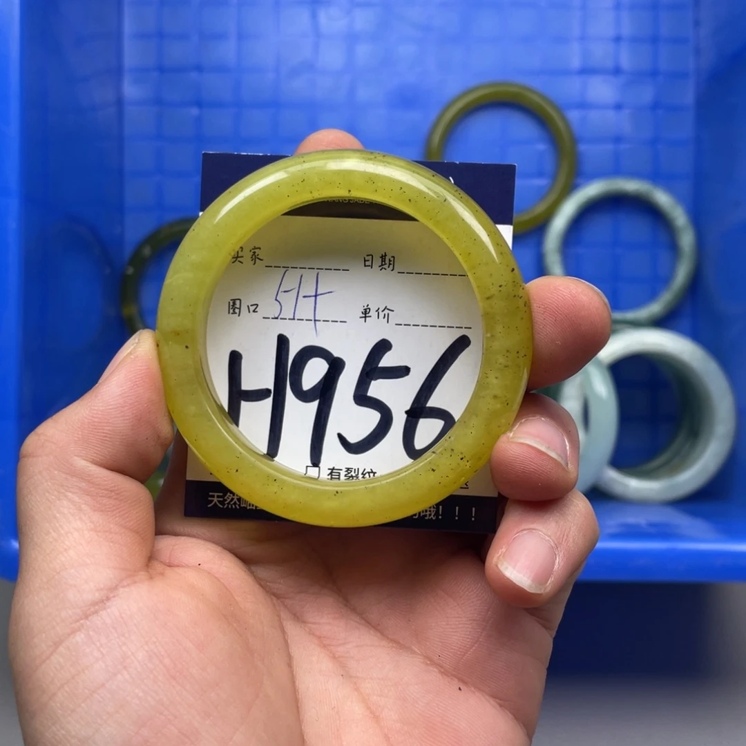 岫玉手镯手镯未镶嵌