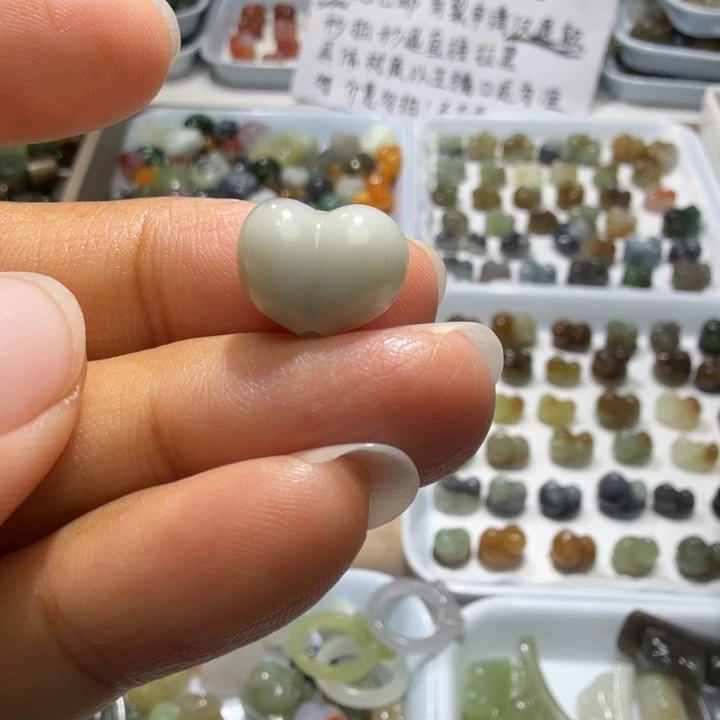 和田玉未镶嵌珠宝奇石