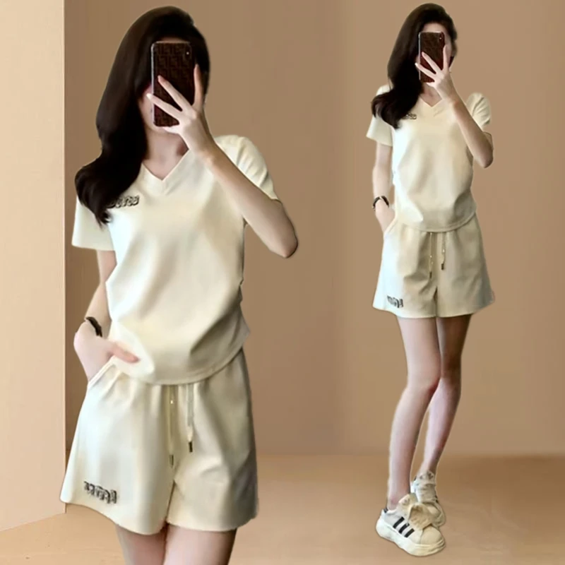 休闲运动服套装女2026夏季新款时尚减龄小个子v领短袖短裤两件套