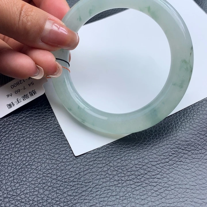 翡翠手镯未镶嵌天然翡翠手镯