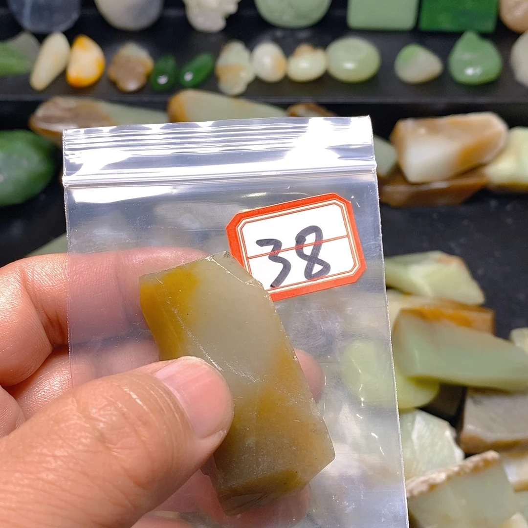 未镶嵌和田玉（糖玉）珠宝半成品玉*