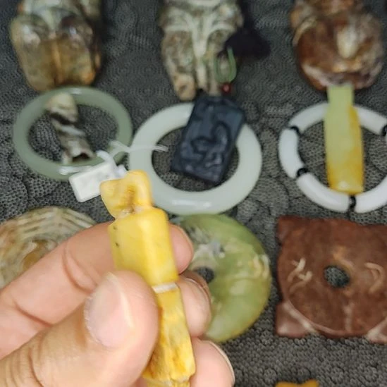 龙脊菩提吊坠物件优美，欢迎咨询
