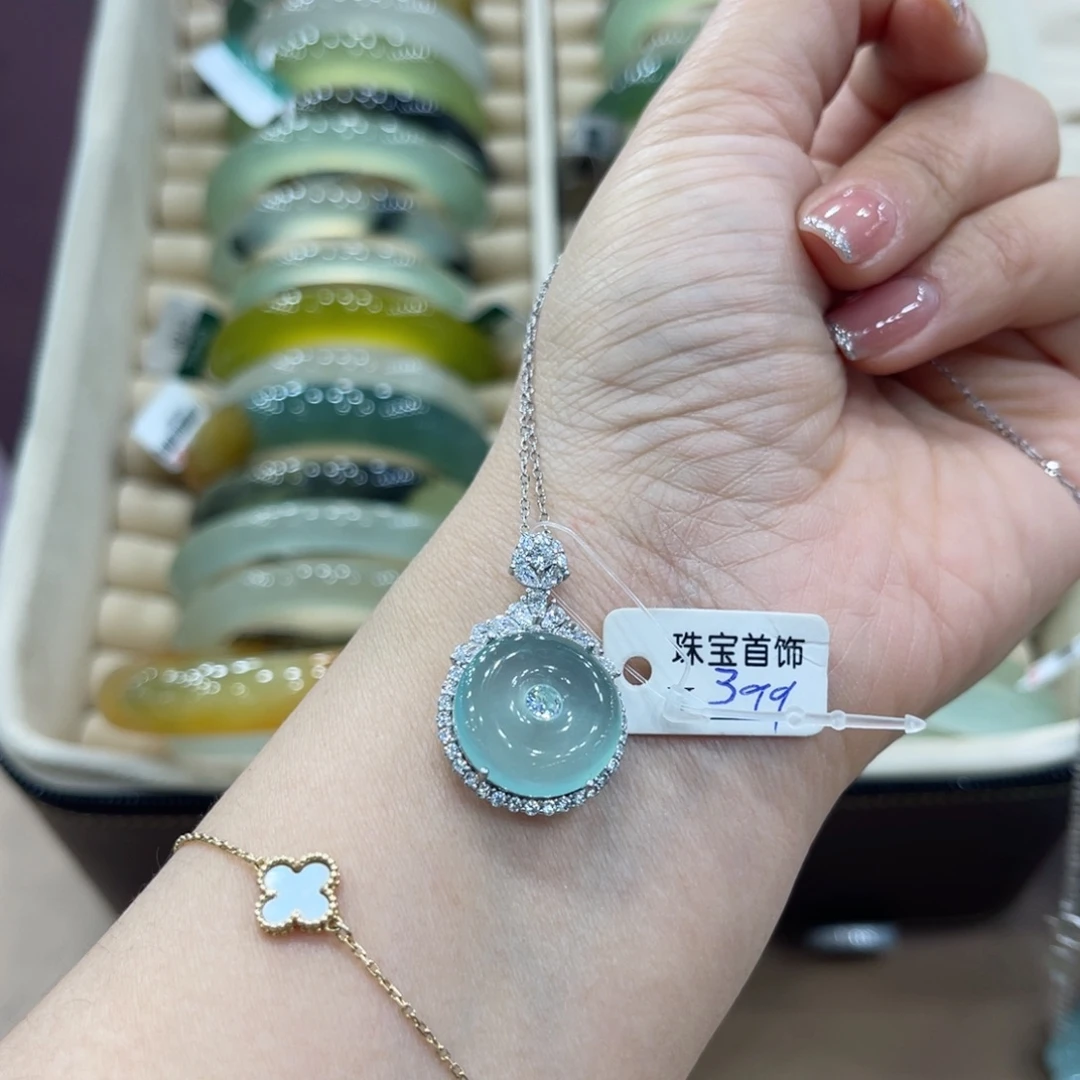 八***妹蛇纹石玉未镶嵌手镯