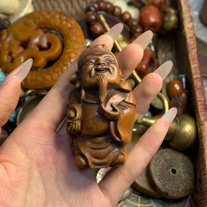 多****瓷片吐吐口水流下来后觉得