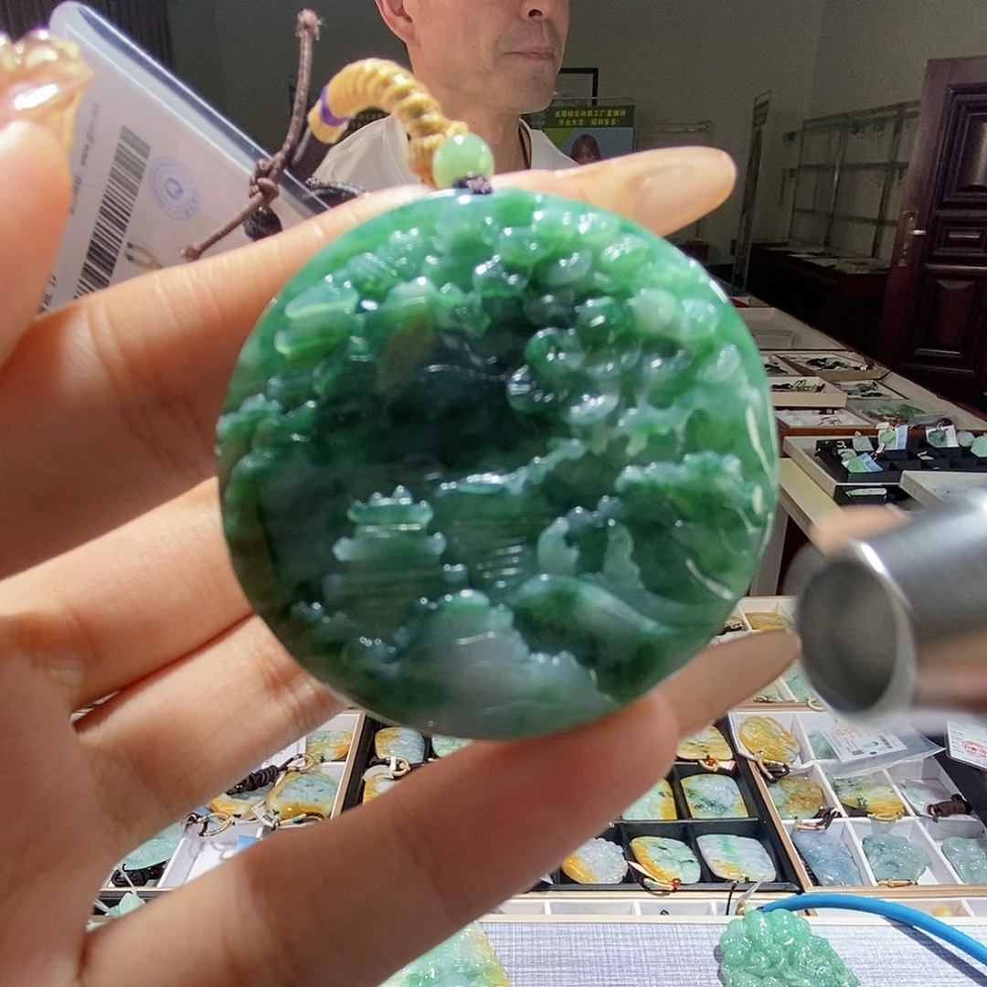 翡翠未镶嵌颈饰翡翠