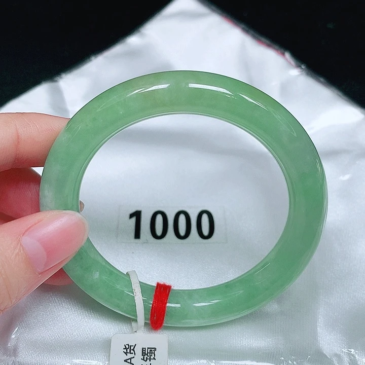 翡翠未镶嵌手镯（圆镯）