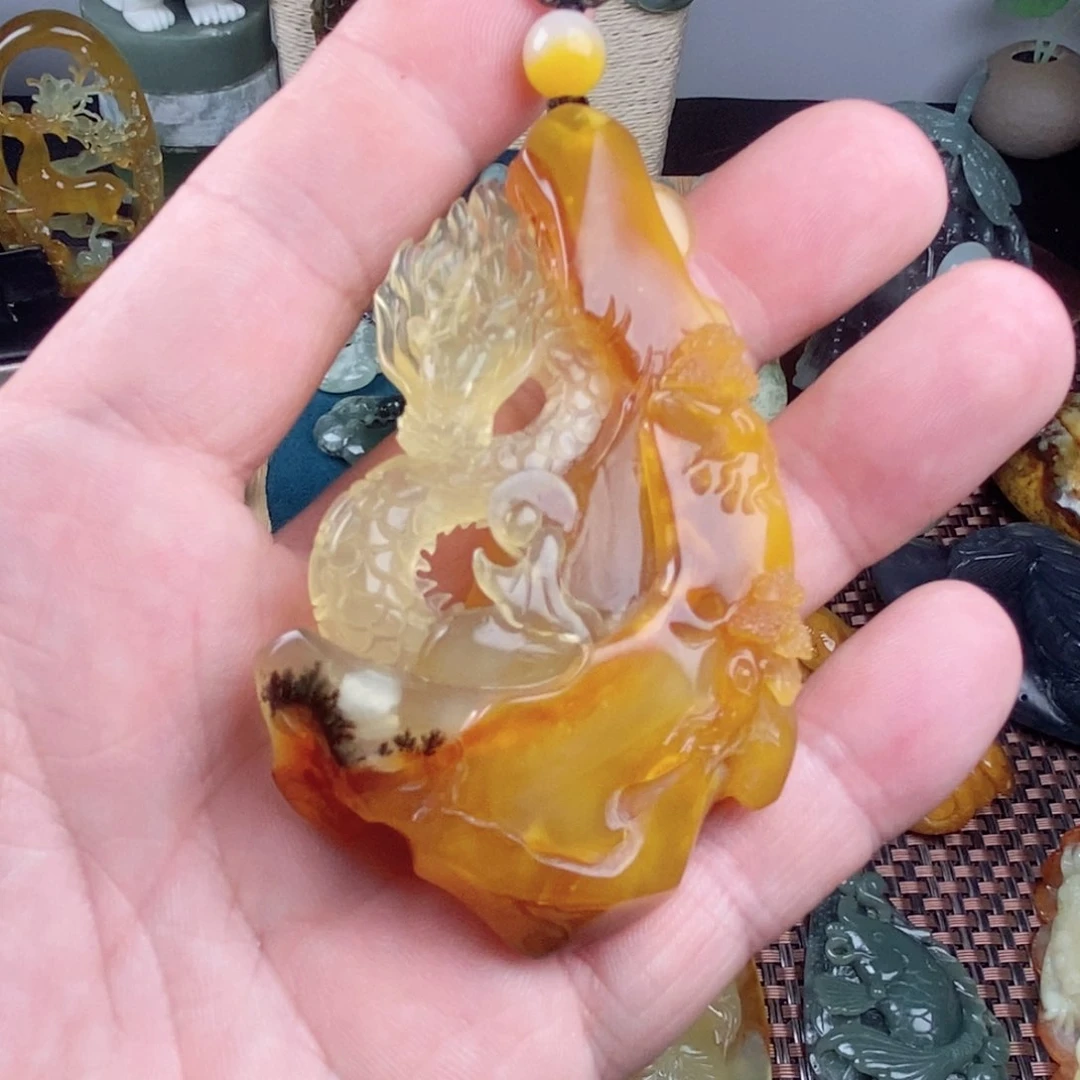 蛇纹石玉挂件未镶嵌