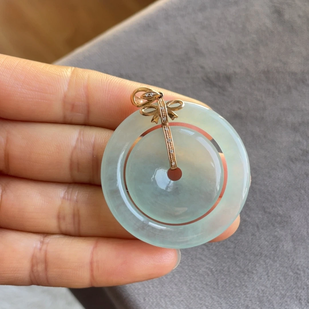 翡翠18K金镶嵌颈饰冰晴