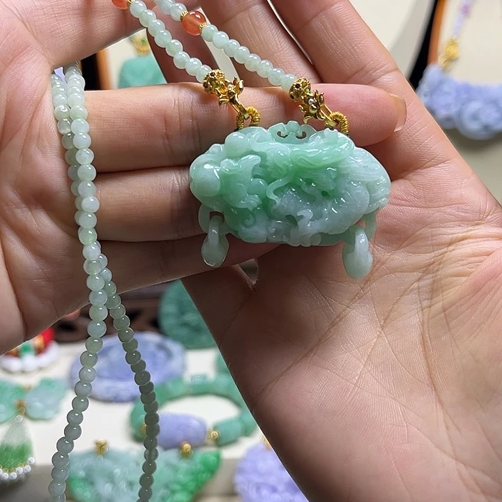 翡翠未镶嵌颈饰天然翡翠