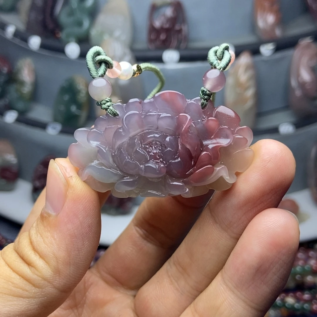 陆***柒玛瑙/玉髓颈饰未镶嵌