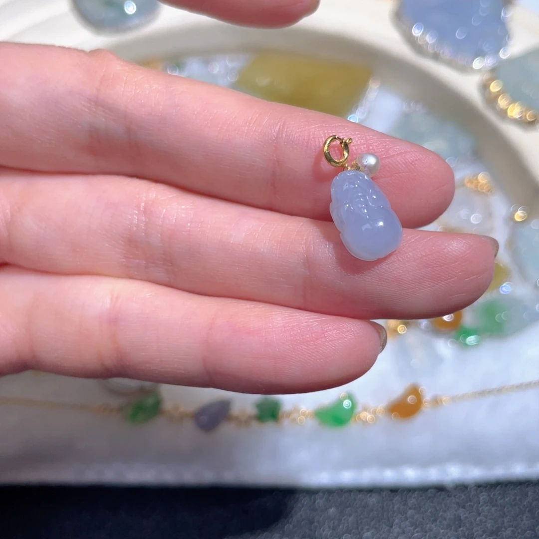 翡翠颈饰18K金镶嵌翡翠