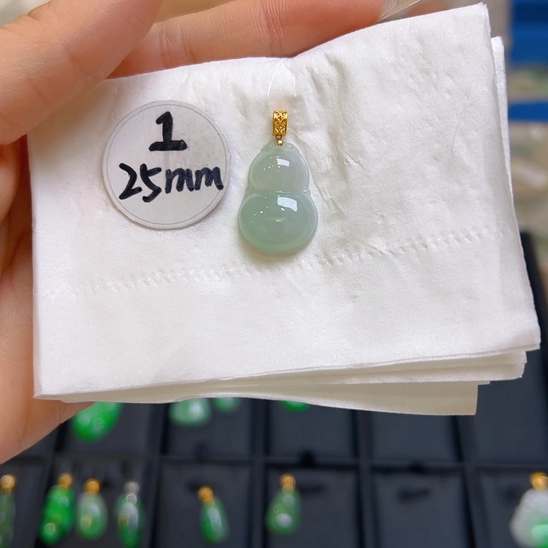 翡翠颈饰18K金镶嵌翡翠