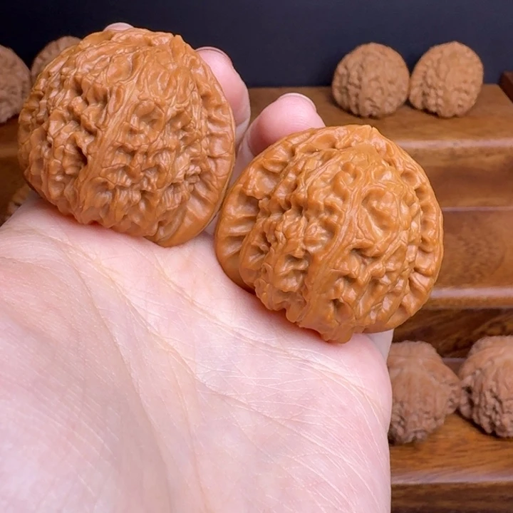 吊坠文玩核桃三角白