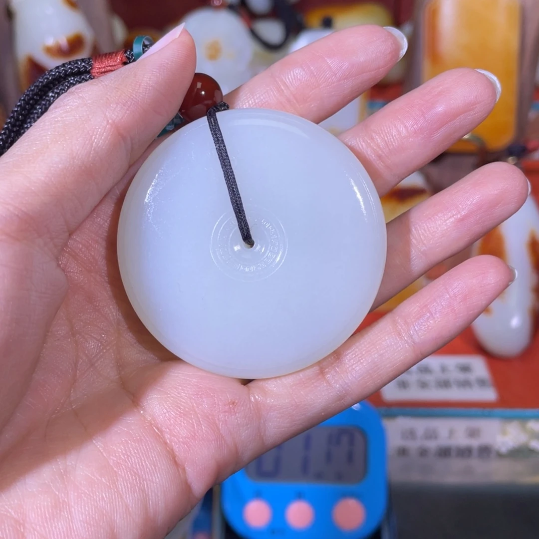 维***。和田玉未镶嵌挂件