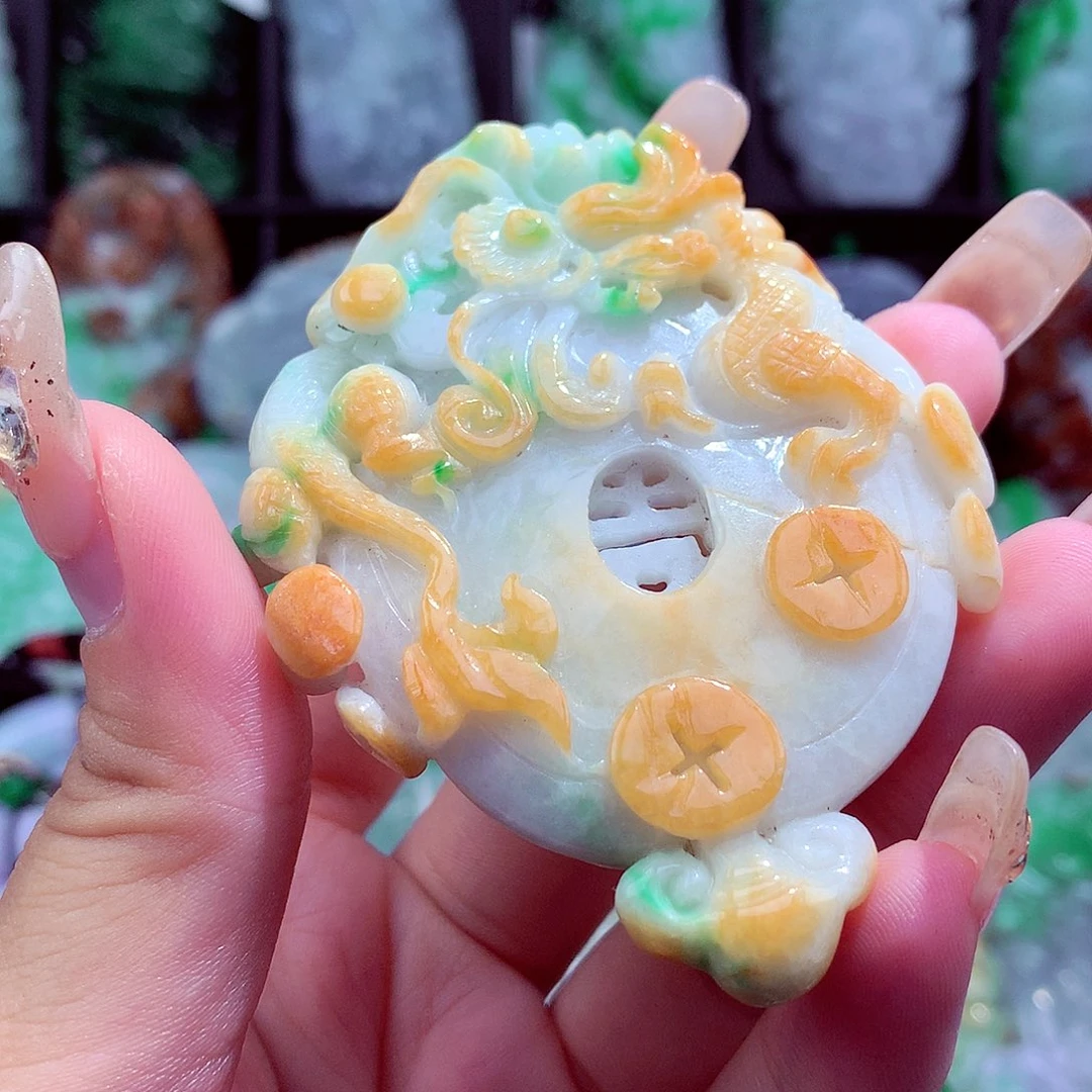 翡翠未镶嵌颈饰挂件