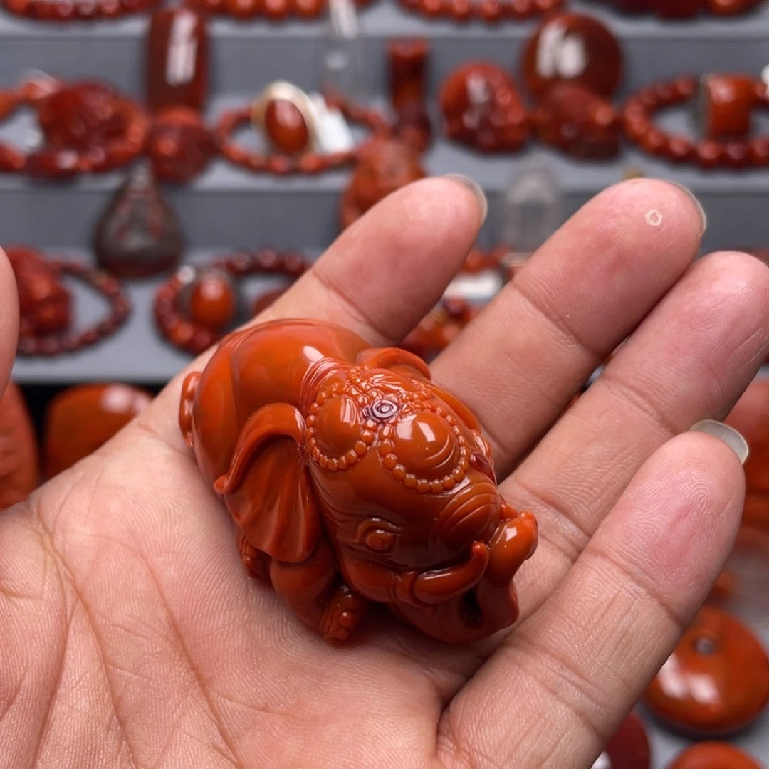 南红玛瑙未镶嵌珠宝奇石吊坠