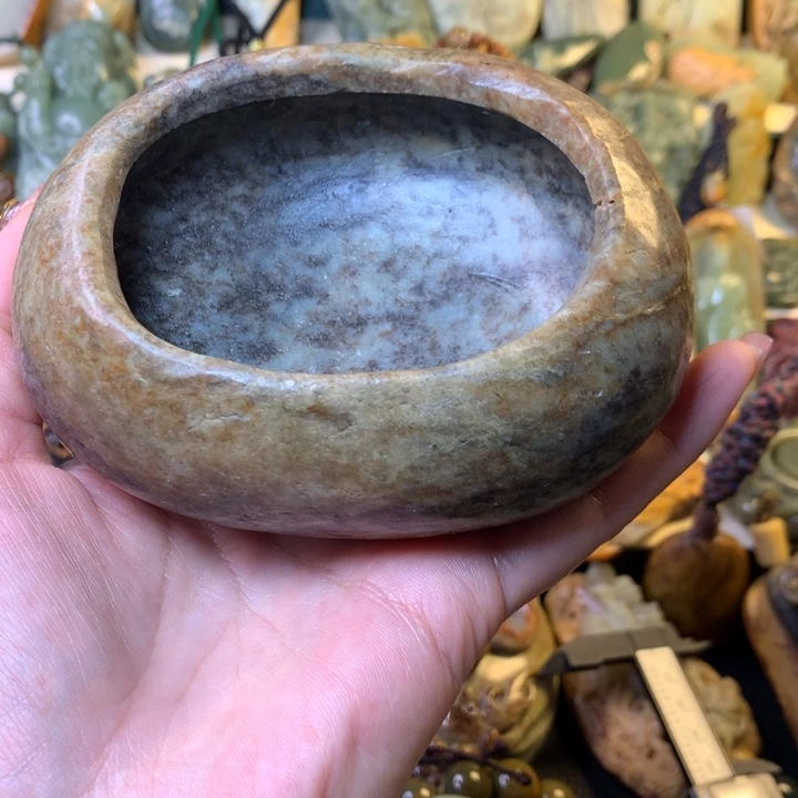 岫岩河磨玉（透闪石质玉）挂件未镶嵌民**物