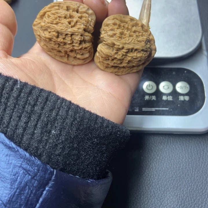 文玩核桃吊坠S****y南疆的时候