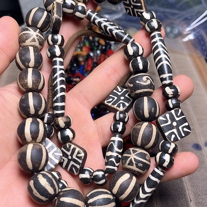 琉璃颈饰尼泊尔牛骨一条