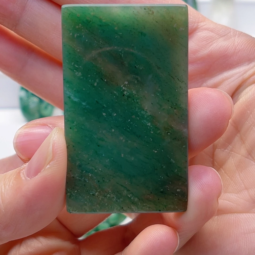 独山玉未镶嵌颈饰