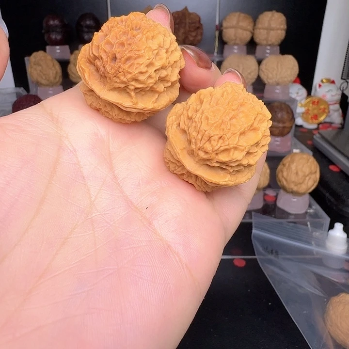 文玩核桃吊坠401号车36尺寸放漏绣球