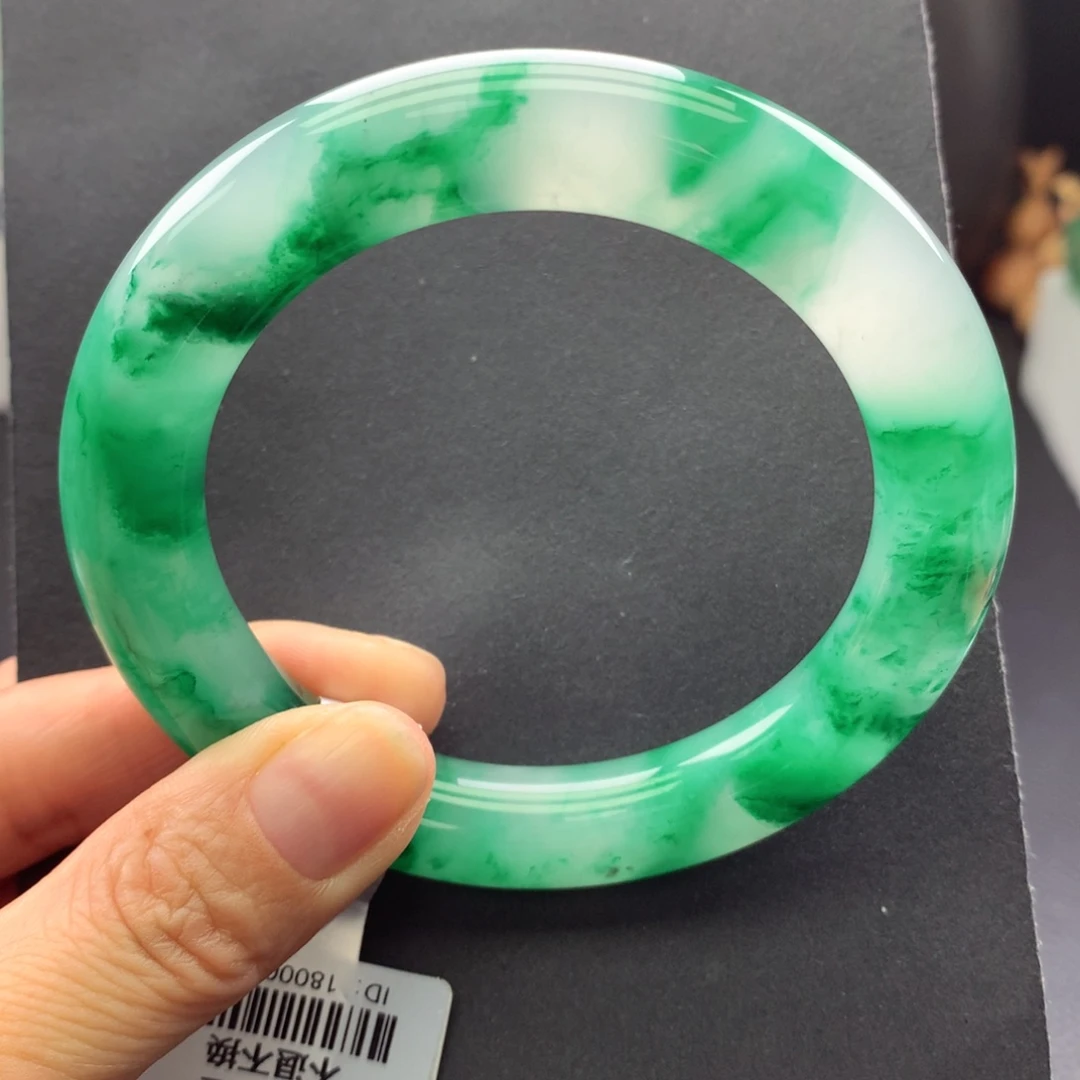 【闪购商品】未镶嵌手镯石英质玉