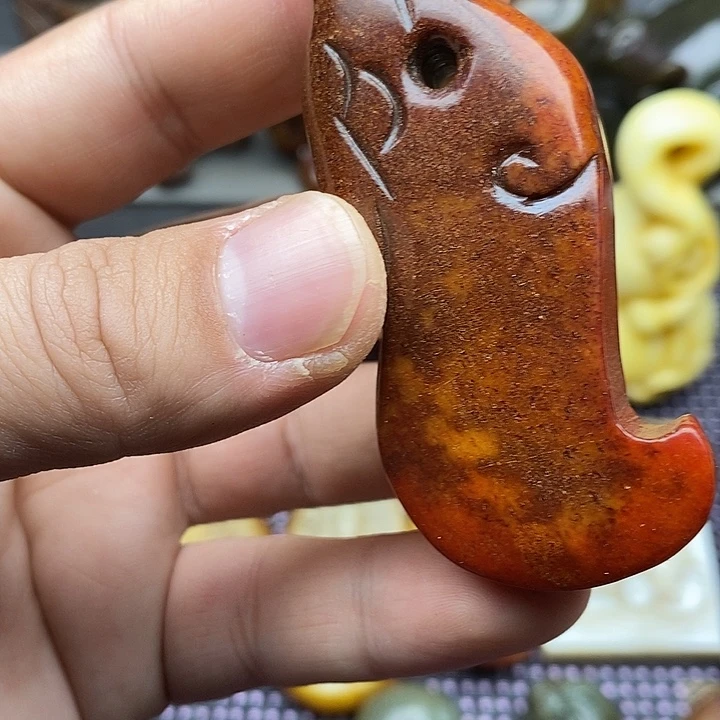 未镶嵌蛇纹石玉颈饰