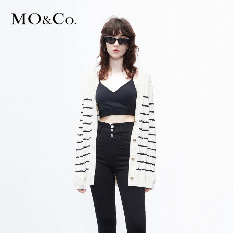 【粉丝专享】MOCO秋宽松V领扭绳肌理条纹针织衫开衫毛衣MBC3CAR004
