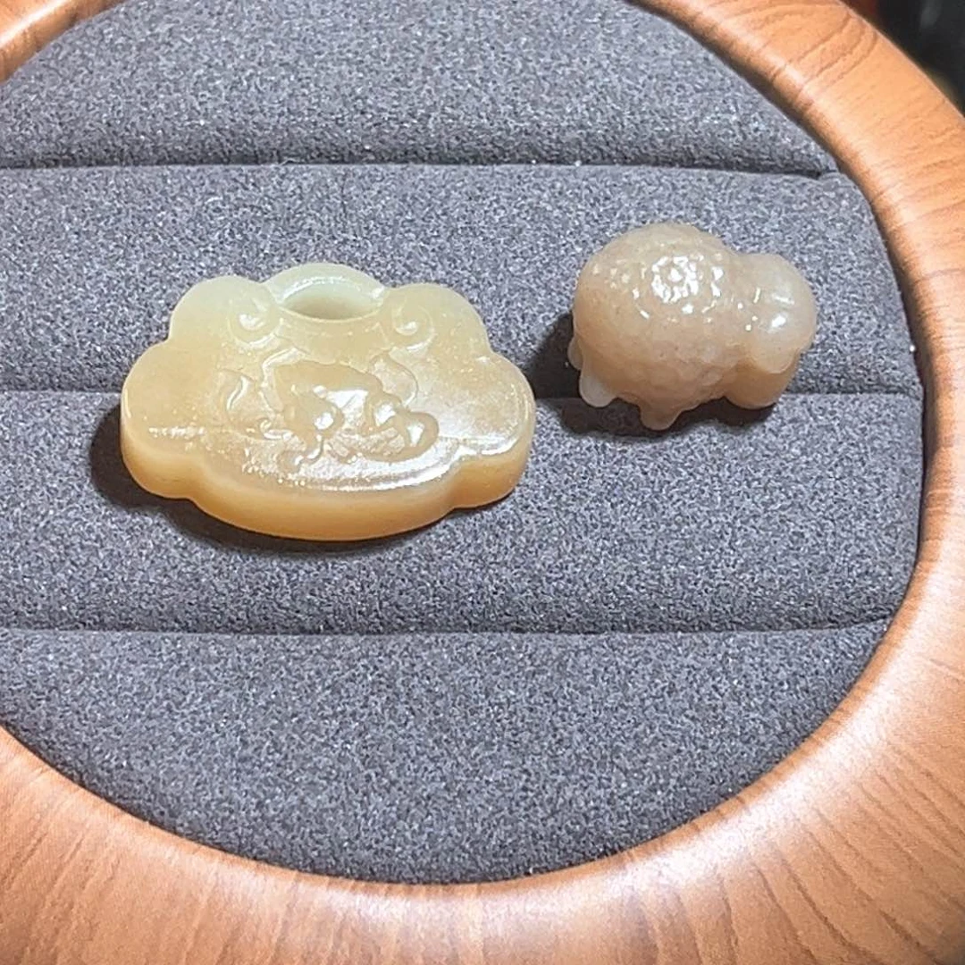 和田玉和田玉糖且末未镶嵌乄*