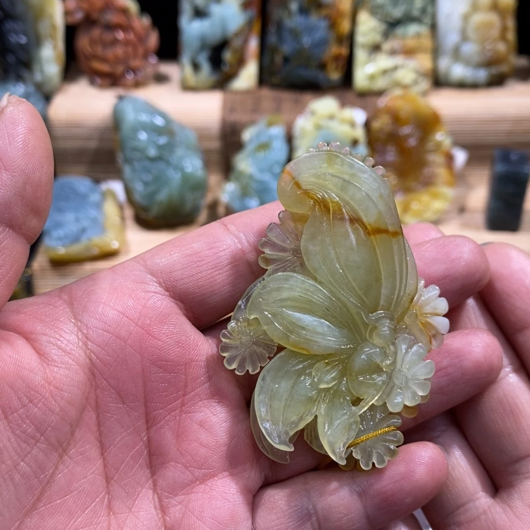 蛇纹石玉未镶嵌颈饰