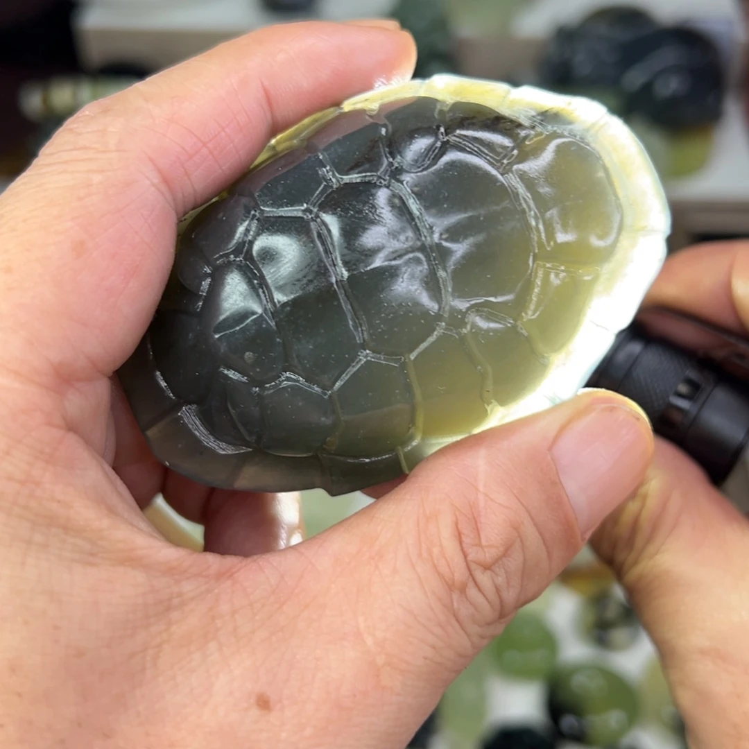 莫***求岫玉未镶嵌颈饰精品水墨