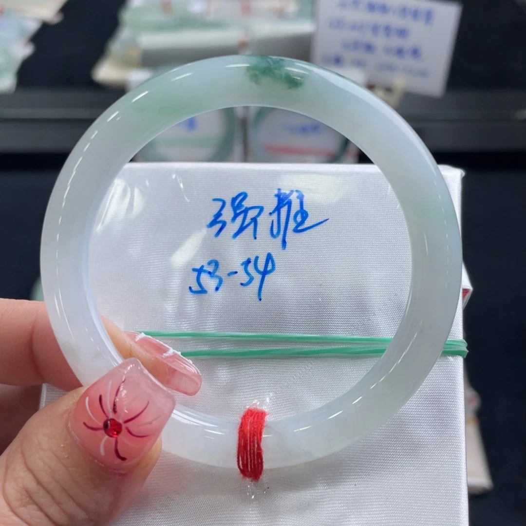 翡翠手镯未镶嵌翡翠手镯