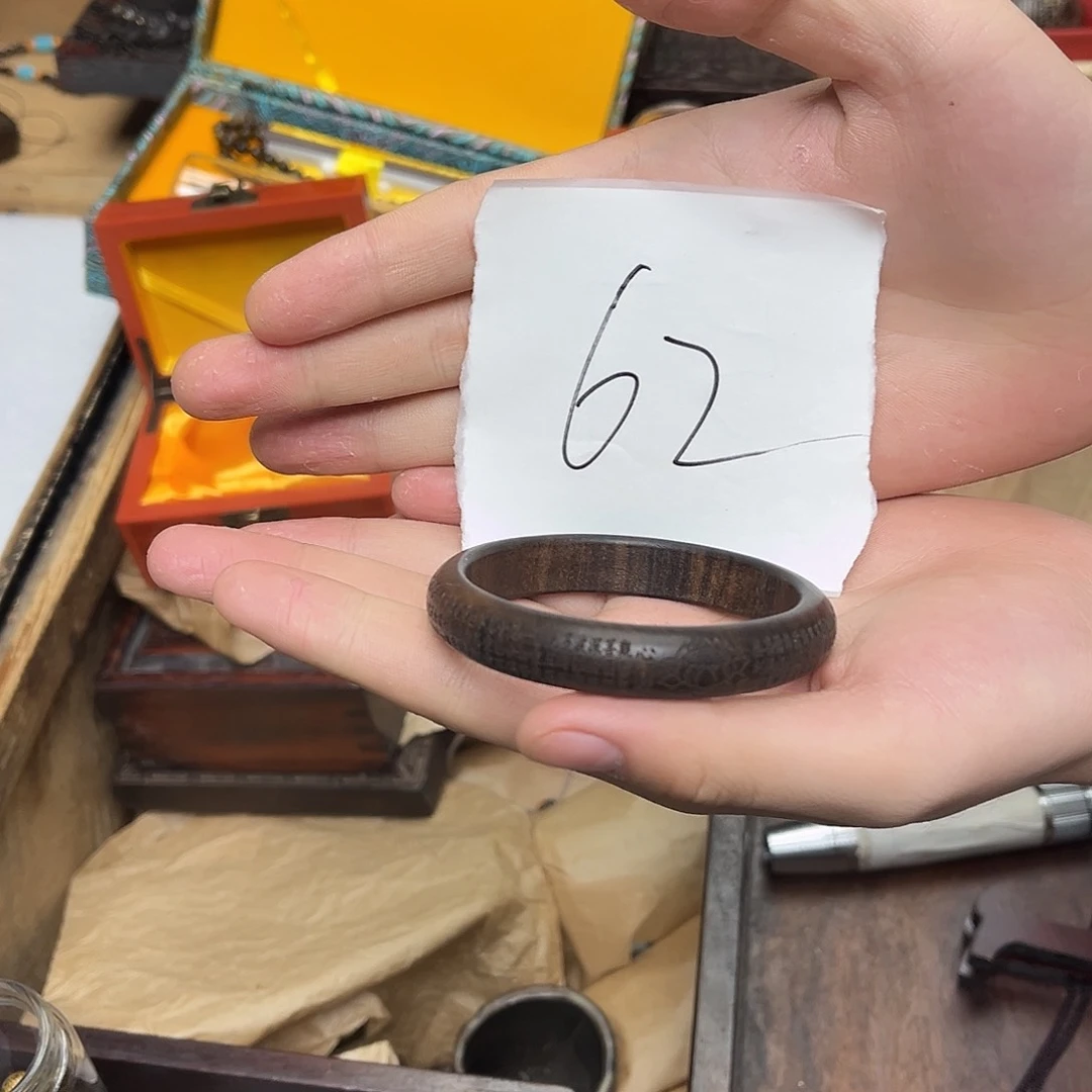 大叶紫檀（黑酸枝木类）