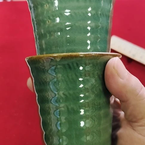 瓷片瓷片，各种摆件，均有瑕疵。沙锅！