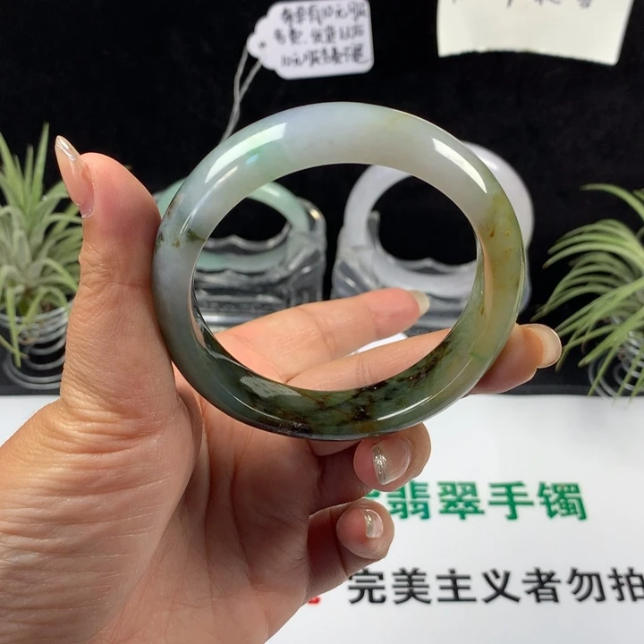 翡翠未镶嵌手镯70