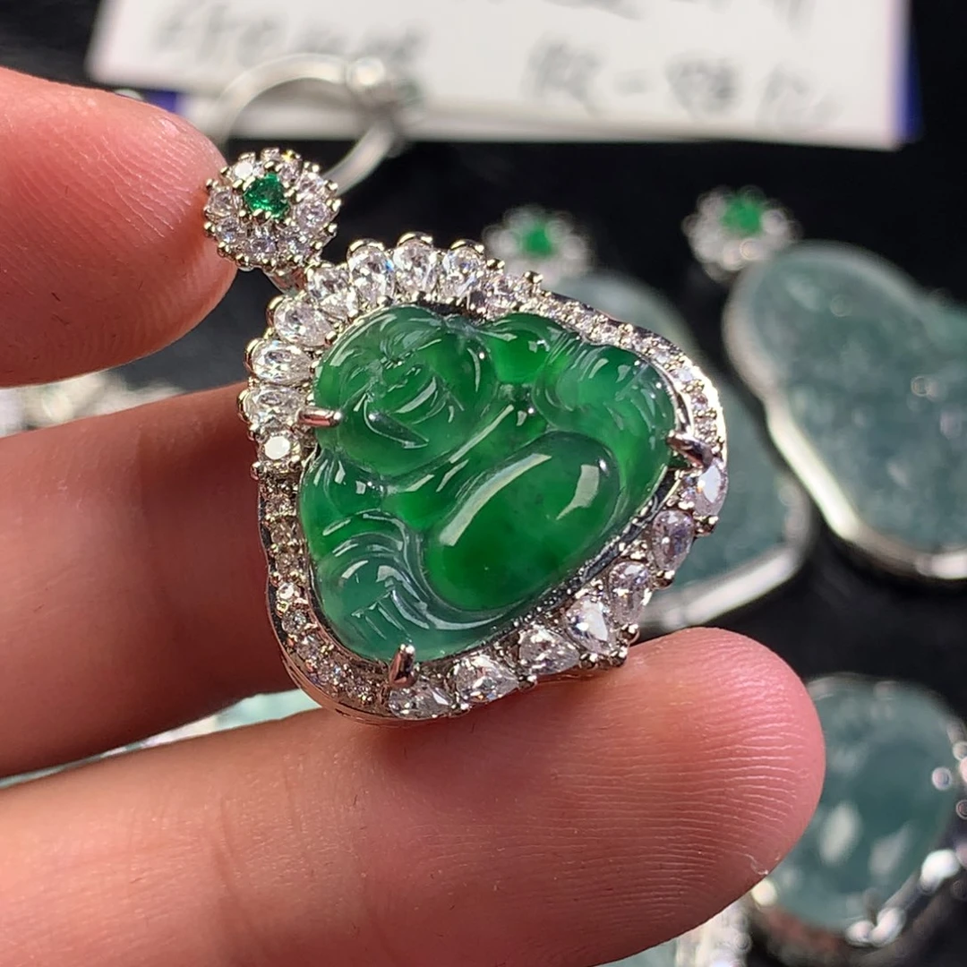 翡翠未镶嵌颈饰绿佛公