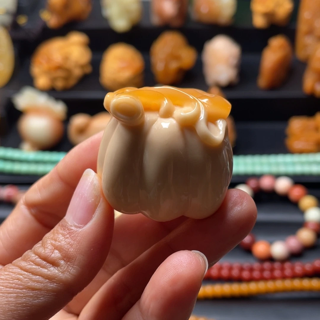 石英质玉（缅黄）未镶嵌颈饰