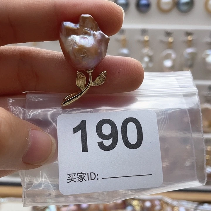 未镶嵌天然珍珠。  漏 漏 漏淡水珍珠