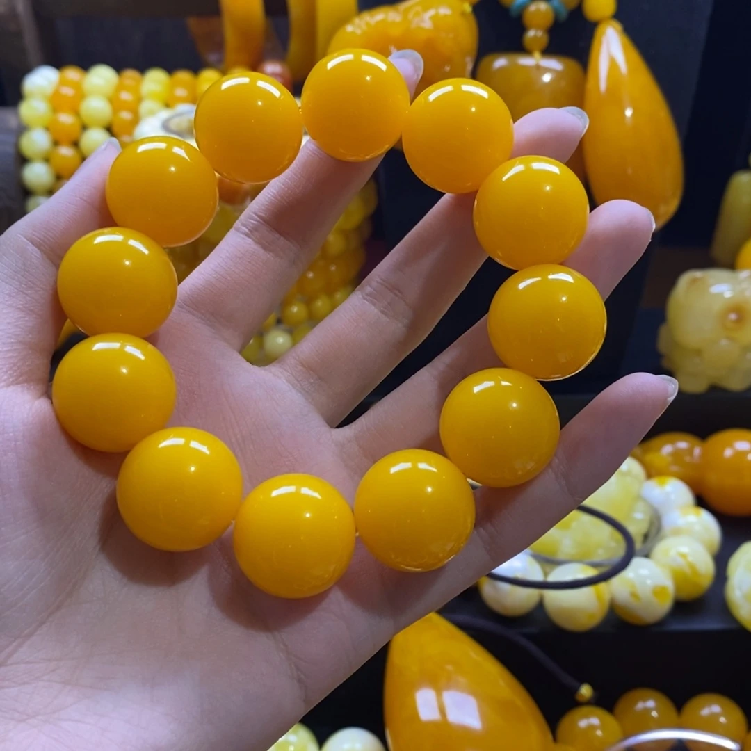 大***鹏非金属全品无暇鸡油黄手串20