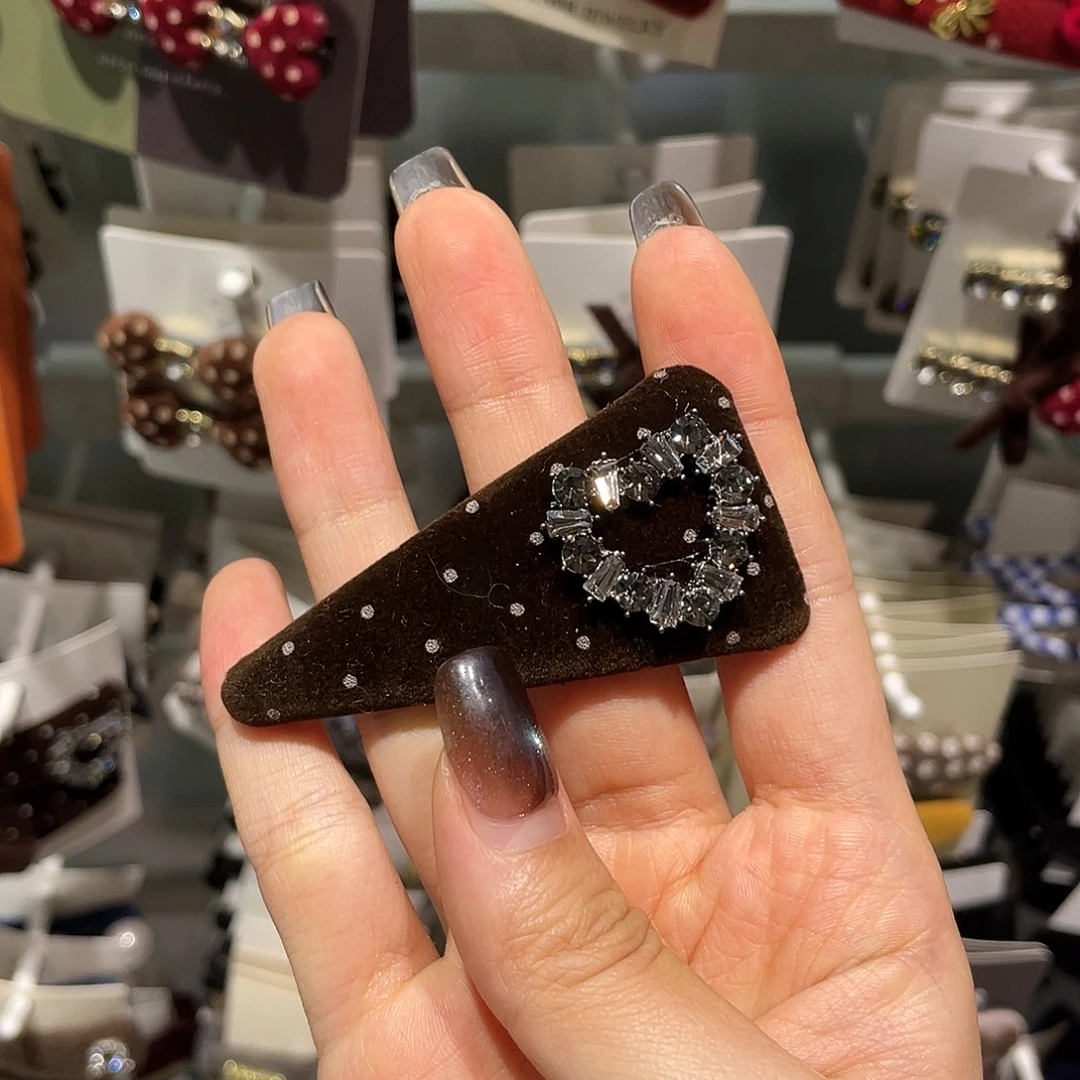 非金属咖波点爱心一只