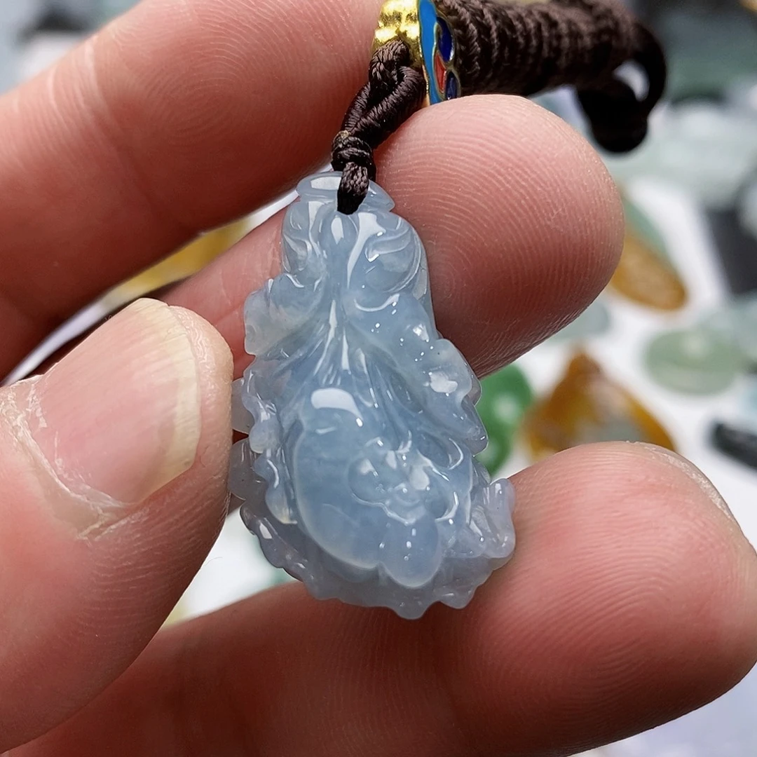 翡翠颈饰未镶嵌白菜