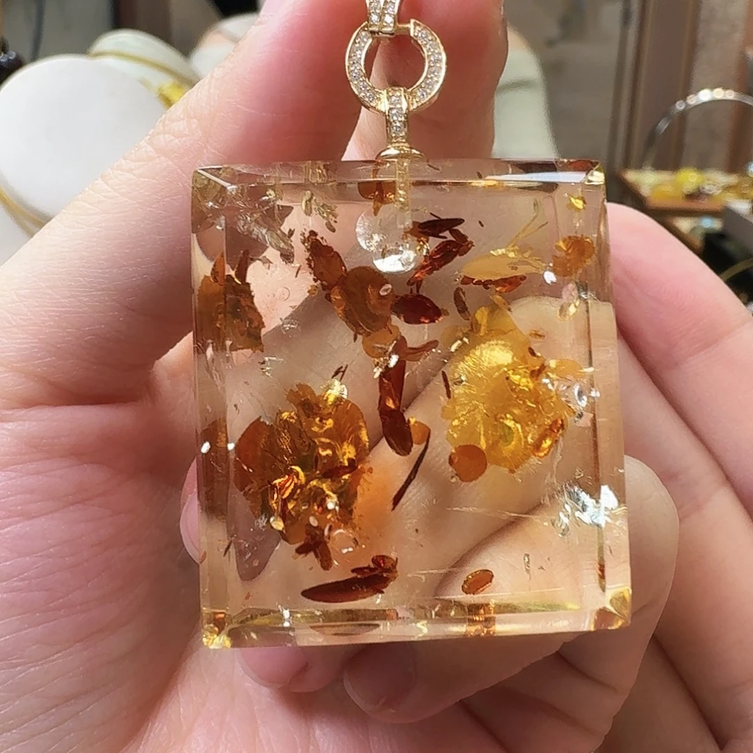 琥珀未镶嵌颈饰吊坠