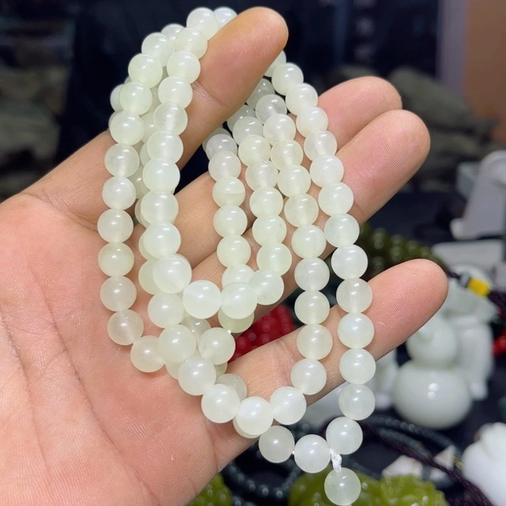 蛇纹石玉手串未镶嵌七***?