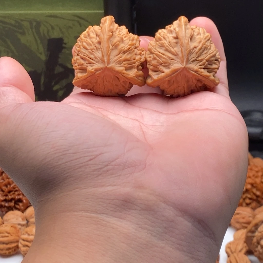 文玩核桃把件40全品糖三角正奔三棱