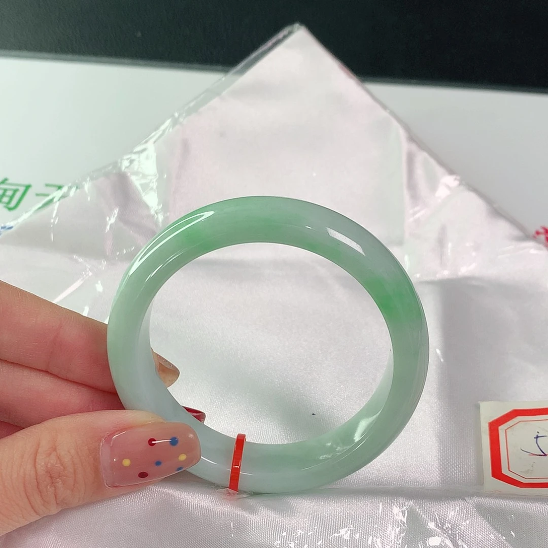 未镶嵌手镯翡翠048