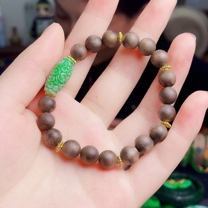 翡翠未镶嵌颈饰多样性