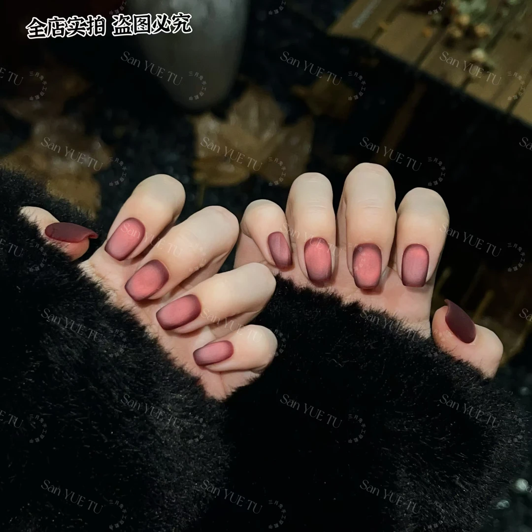 红丝绒-三月兔【设计师高定】哑光猫眼美甲新年美甲穿戴甲