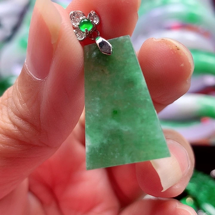 翡翠银S925镶嵌颈饰翡翠