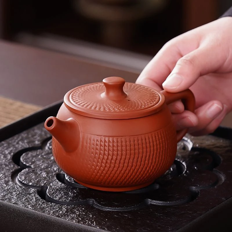 朱泥跳刀汉瓦紫砂壶