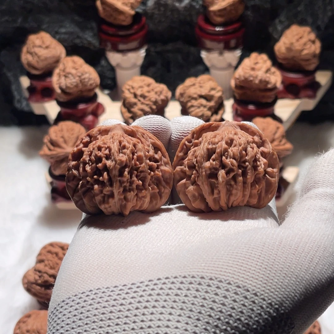 文玩核桃吊坠全品毕业红皮四座楼核桃尺寸46